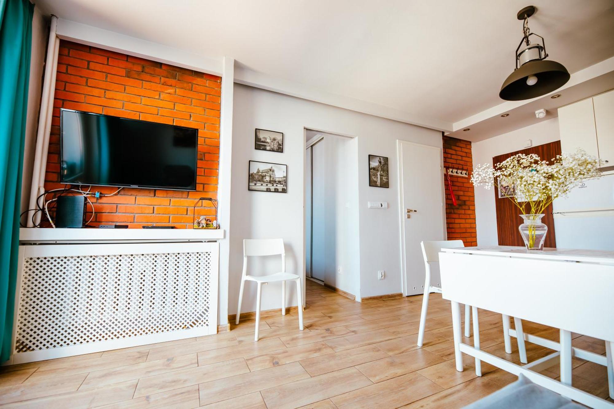 Bright 14Th Floor Central Home With Balcony & Views Варшава Экстерьер фото