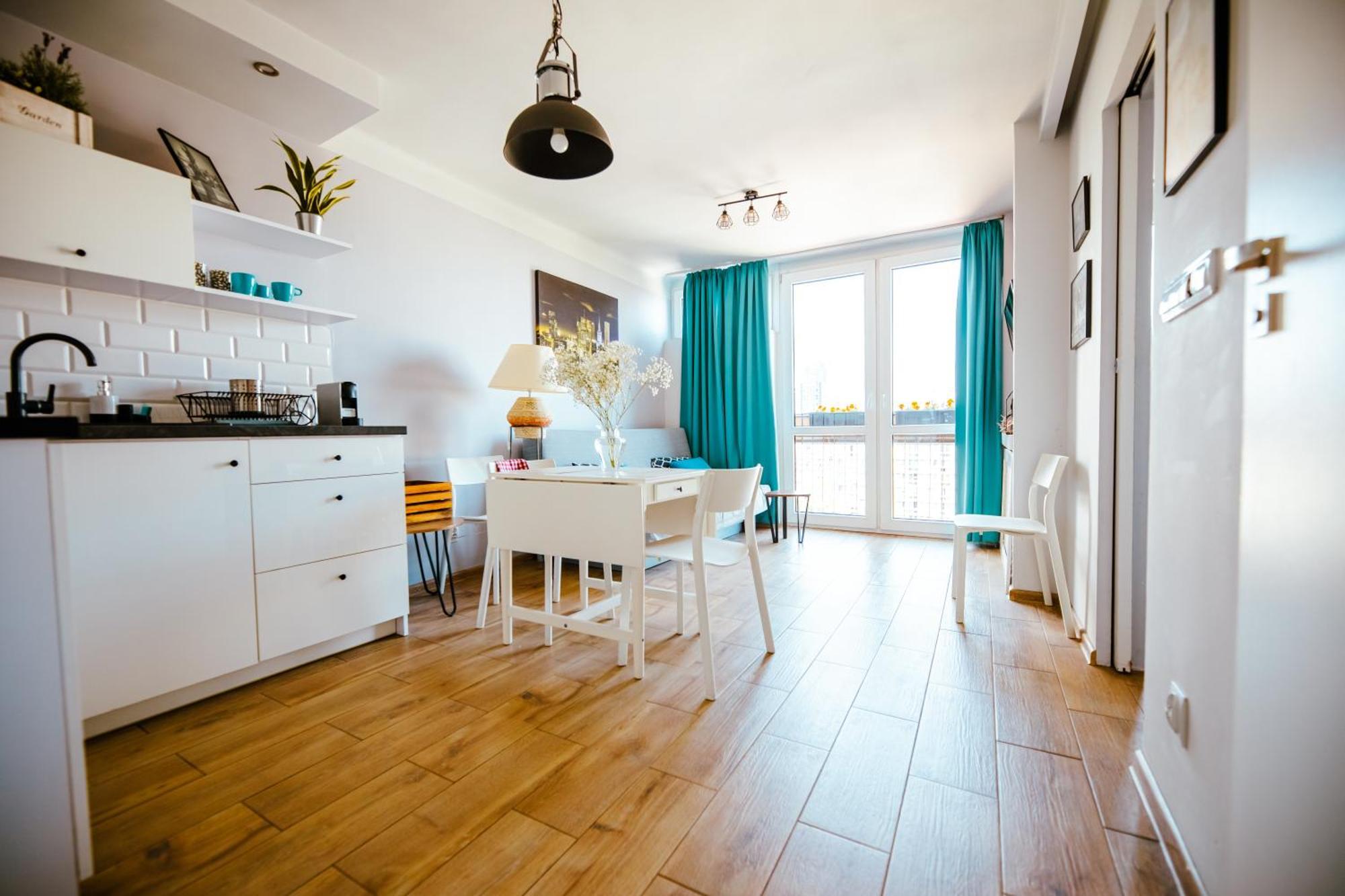 Bright 14Th Floor Central Home With Balcony & Views Варшава Экстерьер фото