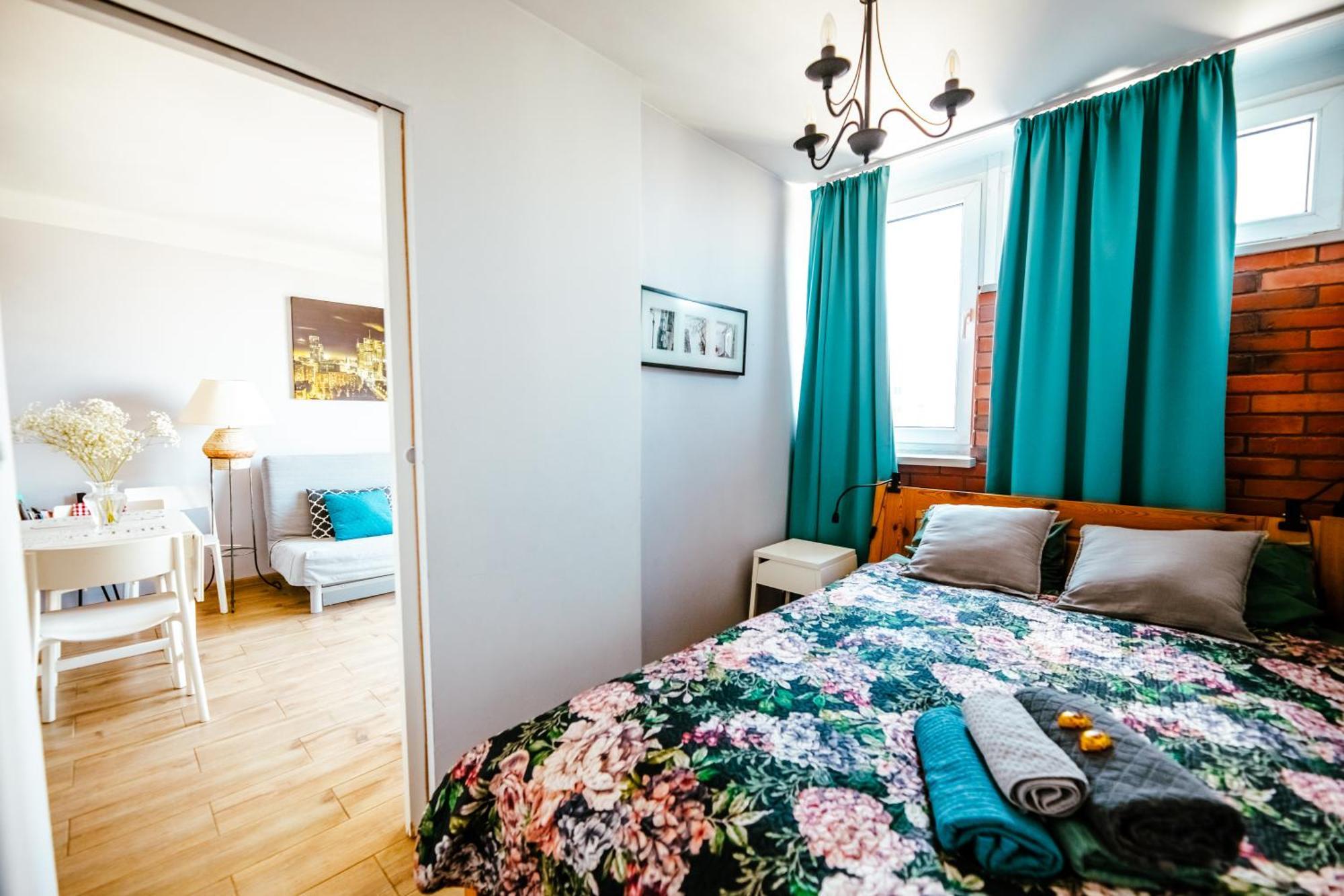 Bright 14Th Floor Central Home With Balcony & Views Варшава Экстерьер фото