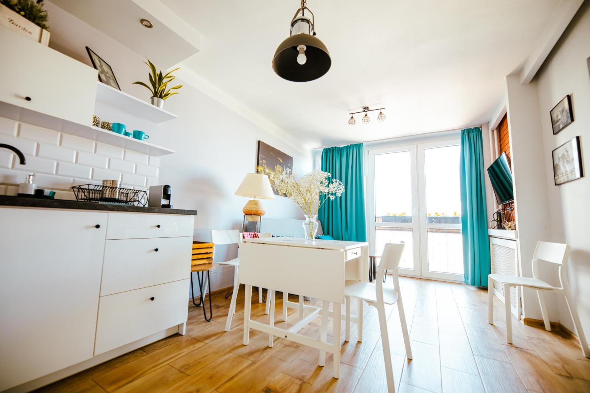 Bright 14Th Floor Central Home With Balcony & Views Варшава Экстерьер фото