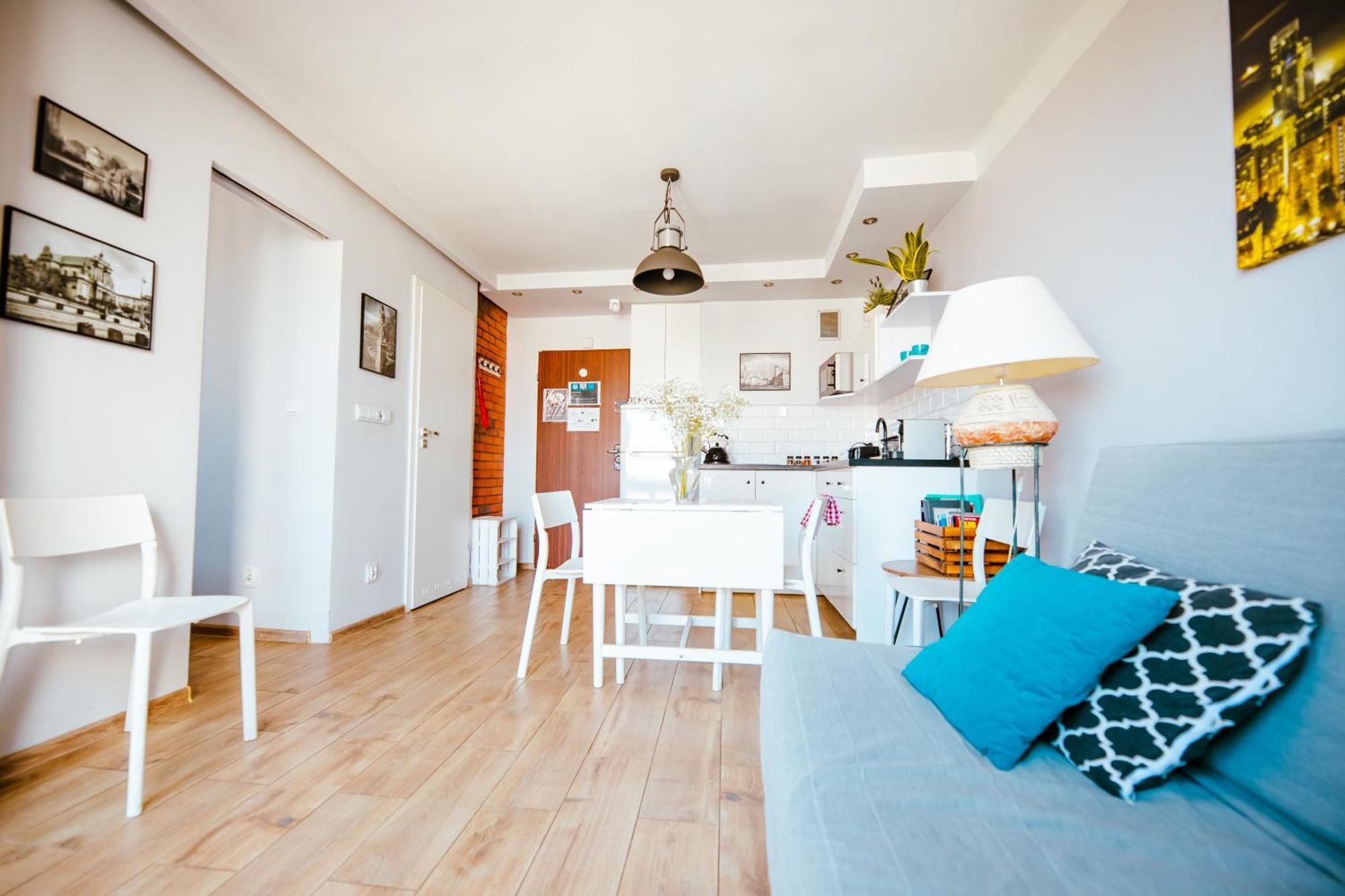 Bright 14Th Floor Central Home With Balcony & Views Варшава Экстерьер фото