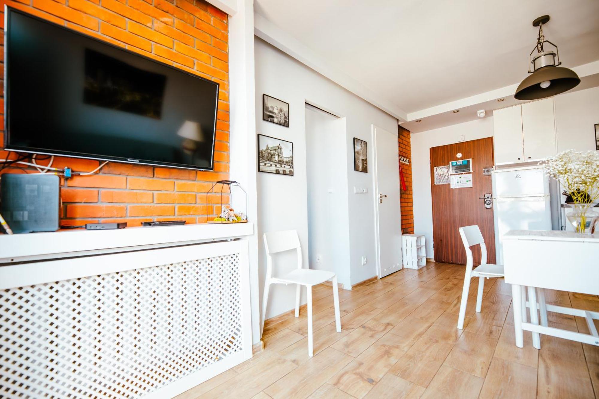 Bright 14Th Floor Central Home With Balcony & Views Варшава Экстерьер фото