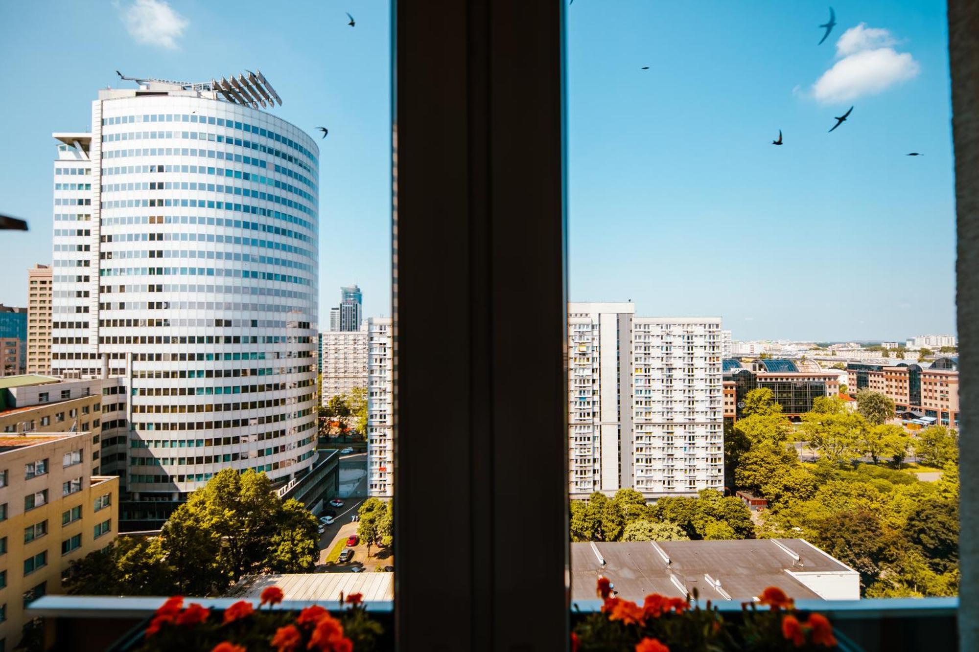 Bright 14Th Floor Central Home With Balcony & Views Варшава Экстерьер фото